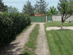 Avala, blizu megamarketa Koka Mar, 200 m2 