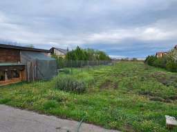 Kuca u Rajkovcu sa pomocnim objektima i placem