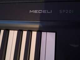 Na prodaju električni klavir, MEDELI SP201 