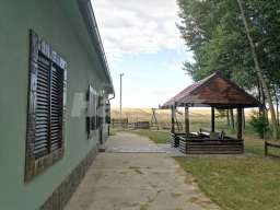 &Scaron;uma 300 ari i vikend kuća 130 m2 Malo Bavani&scaron;te 