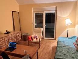 Kompletno renoviran apartman sa pogledom na Boku &ndash; Kra&scaron;ići (52m&sup2;)