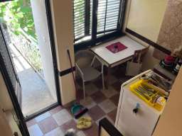 Kompletno renoviran apartman sa pogledom na Boku &ndash; Kra&scaron;ići (52m&sup2;)