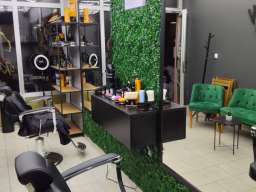 Izdajem frizerski salon u Novom Sadu na Novoj Detelinari