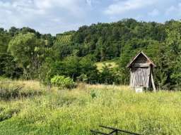 Seosko imanje kod Požege sa izvorom