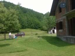 Prodajem novu kucu, komplet imanje-G. Milanovac