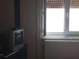 Prodajem salonski stan u Subotici