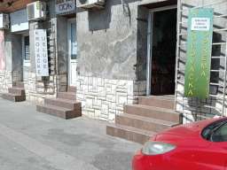 Prodajem tri lokala u centru Zrenjanina povoljno