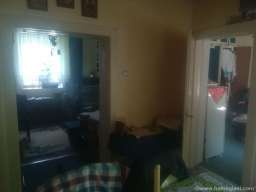 Prodajem kucu-Teodora Drajzera