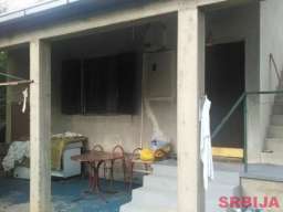 Zvecka, Obrenovac-kuca sa okucnicom