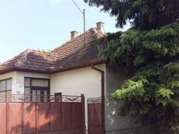 Prodajem kucu u Novom Zedniku