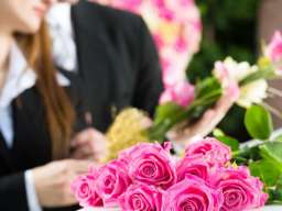 Potrebne dame za posao oblacenja i sedjivanja preminulih oso