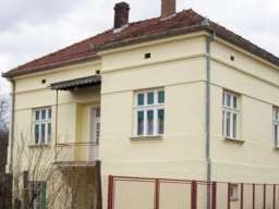 KUCA na prodaju U CENTRU sela DEBELICA (Knjazevac)