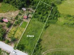 Plac od 23 ara u mirnom delu Uba 