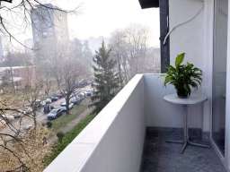 Izdajem dvosoban stan, Novi Beograd, Otona Zupančića 50 m2
