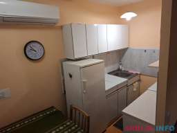 Izdajem garsonjeru od 30 m2 u bloku 44