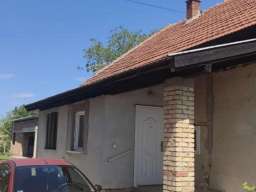 Na prodaju kuća u Bačkom Gračacu 