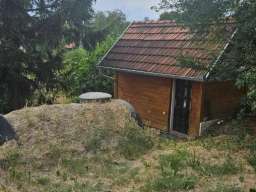 Prodajem vikend kuca na Banstolu
