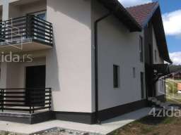 Prodajem povoljno apartman na Zlatiboru