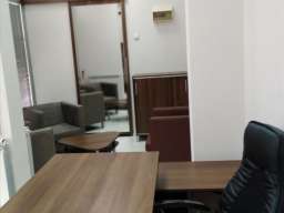 Izdaje se lokal 25m2,u atrijumu zgrade kod Arene