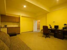 Multifunkcionalan poslovni prostor sa parkingom