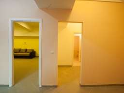 Multifunkcionalan poslovni prostor sa parkingom