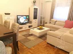 Trosoban stan Novi Sad-Salajka