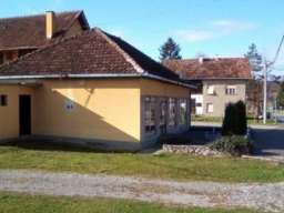 Kuca i lokal na prodaju u blizini Osecine