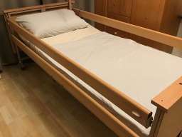 Krevet za negu starijih osoba