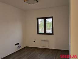 Luksuzna kuca u ekskluzivnoj vikend zoni-Cortanovci