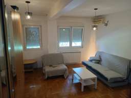 Izdajem stan na Zvezdari 