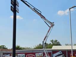 Iznajmljivanje kamiona sa korpom