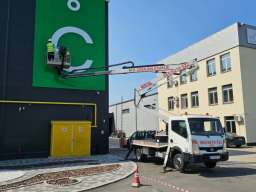 Iznajmljivanje kamiona sa korpom