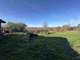 Prodajem plac sa kućom pored &scaron;kole, Glumčevo Brdo, Barajevo 