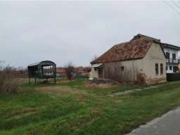 Kuca za renoviranje Lazarevo-Zrenjanin