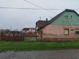 Kuca za renoviranje Lazarevo-Zrenjanin