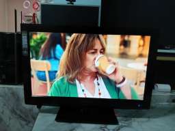 Quadro lcd-24ab11
