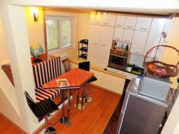 Centar-Ekonomski fakultet, LUX namesten, moderan