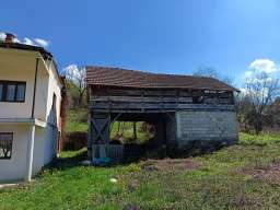 Velika kuca+mala kuca+stala/kotobanja+zemlje (4 ari)