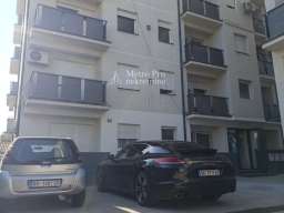 Borča, JNA &ndash; 2,5s stan 49m&sup2; + dvori&scaron;te 30m&sup2;, prizemlje, novogradnja