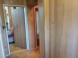 Kuća u mirnom delu naselja Tre&scaron;nja