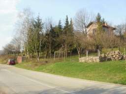Prodajem dva placa u Svilo&scaron;u-K. O Beočin