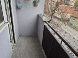 Prodaja stana na Karaburmi 62m2