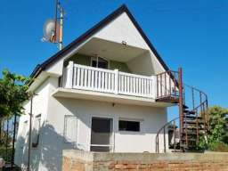 Vikendica Fruska Gora-Vizic 62m2,8.5ari placa