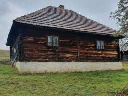 Na prodaju plac 40 ari sa starom Chalet kucom na Zlatiboru