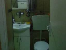 Izdajem sobu za ucenice