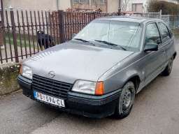 HITNO PRODAJEM AUTO 500&euro;