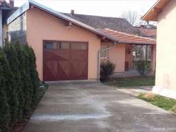 Na prodaju 3,5 ara placa sa kucom i gara