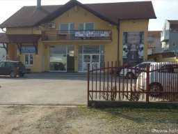 Izdajem poslovni prostor