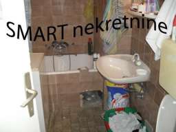 Prodajem jednosoban stan u Zemunu