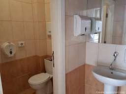 Lokal 43m2 u novijoj zgradi pogodan za sve namene